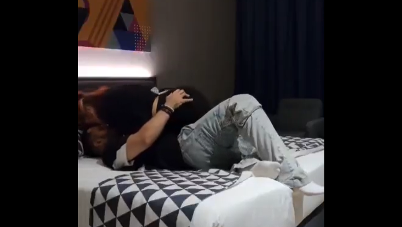 Kemesraan Artis Pirang Pulang Ngantor Sewa Hotel